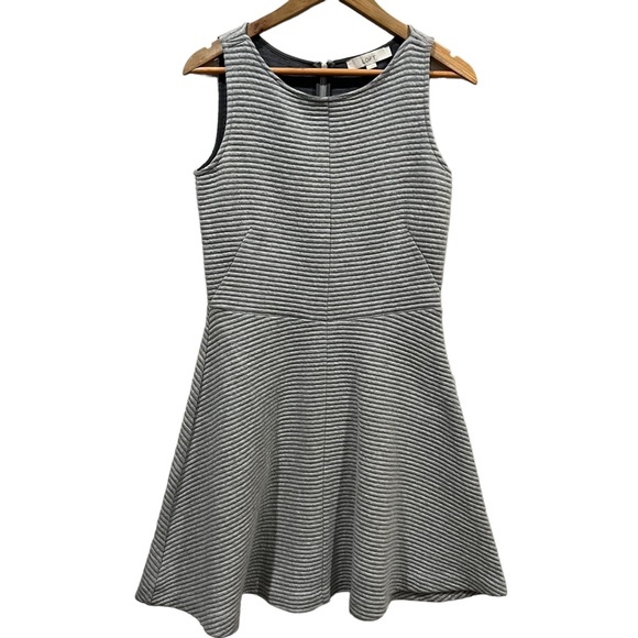 Ann Taylor LOFT Striped Fit & Flare Dress Gray White Sleeveless Size 4 - Picture 4 of 7